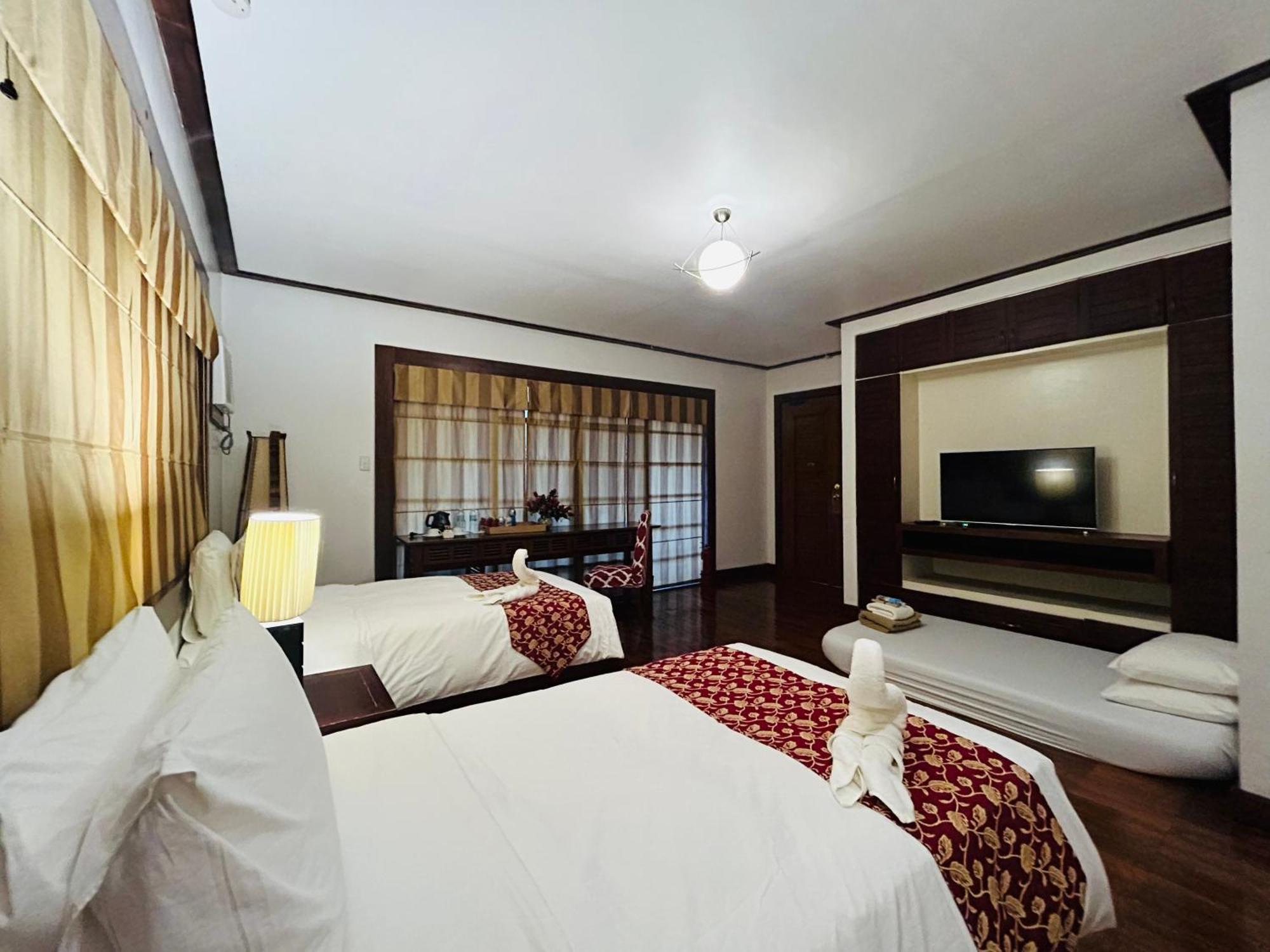 OYO 237 Sheridan Boutique Resort Oton Extérieur photo