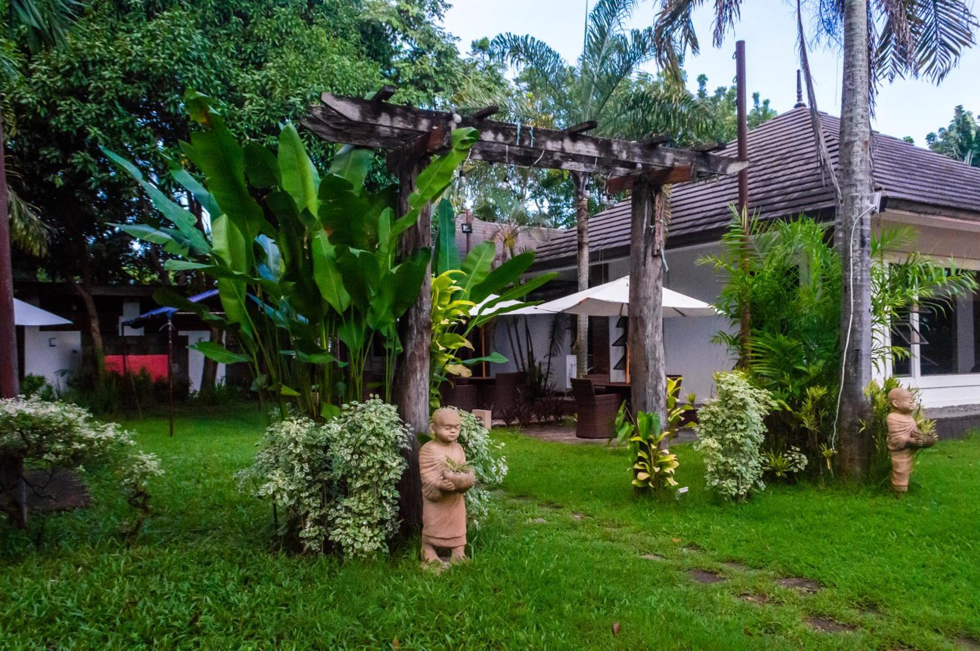 OYO 237 Sheridan Boutique Resort Oton Extérieur photo