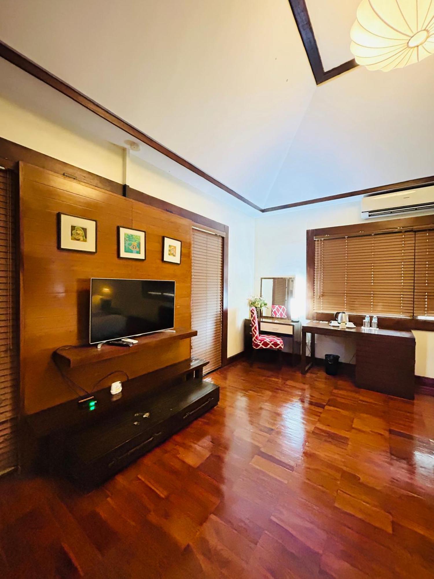 OYO 237 Sheridan Boutique Resort Oton Extérieur photo