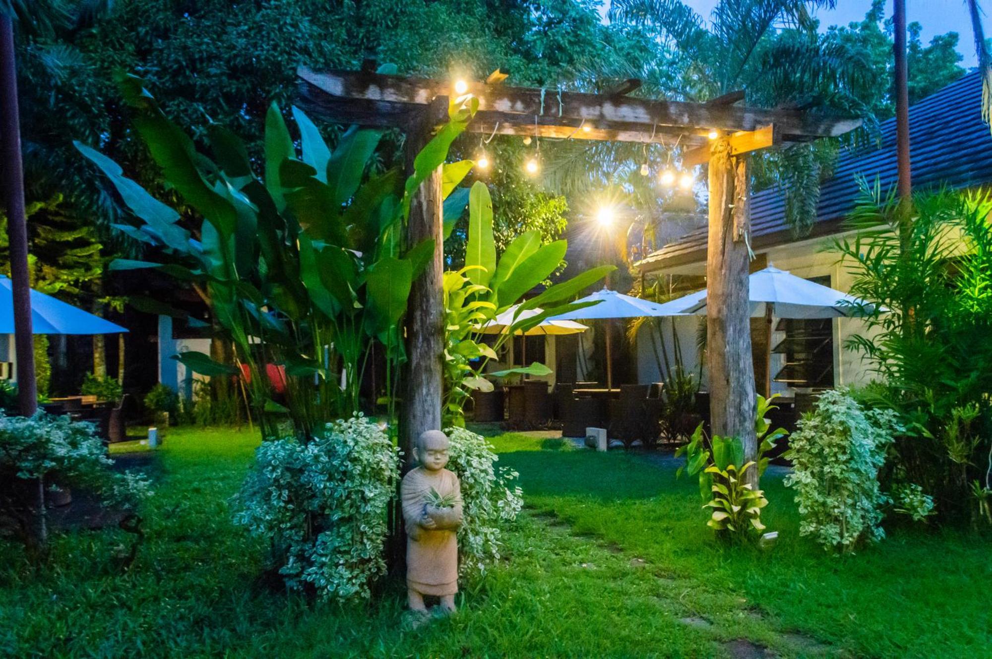 OYO 237 Sheridan Boutique Resort Oton Extérieur photo