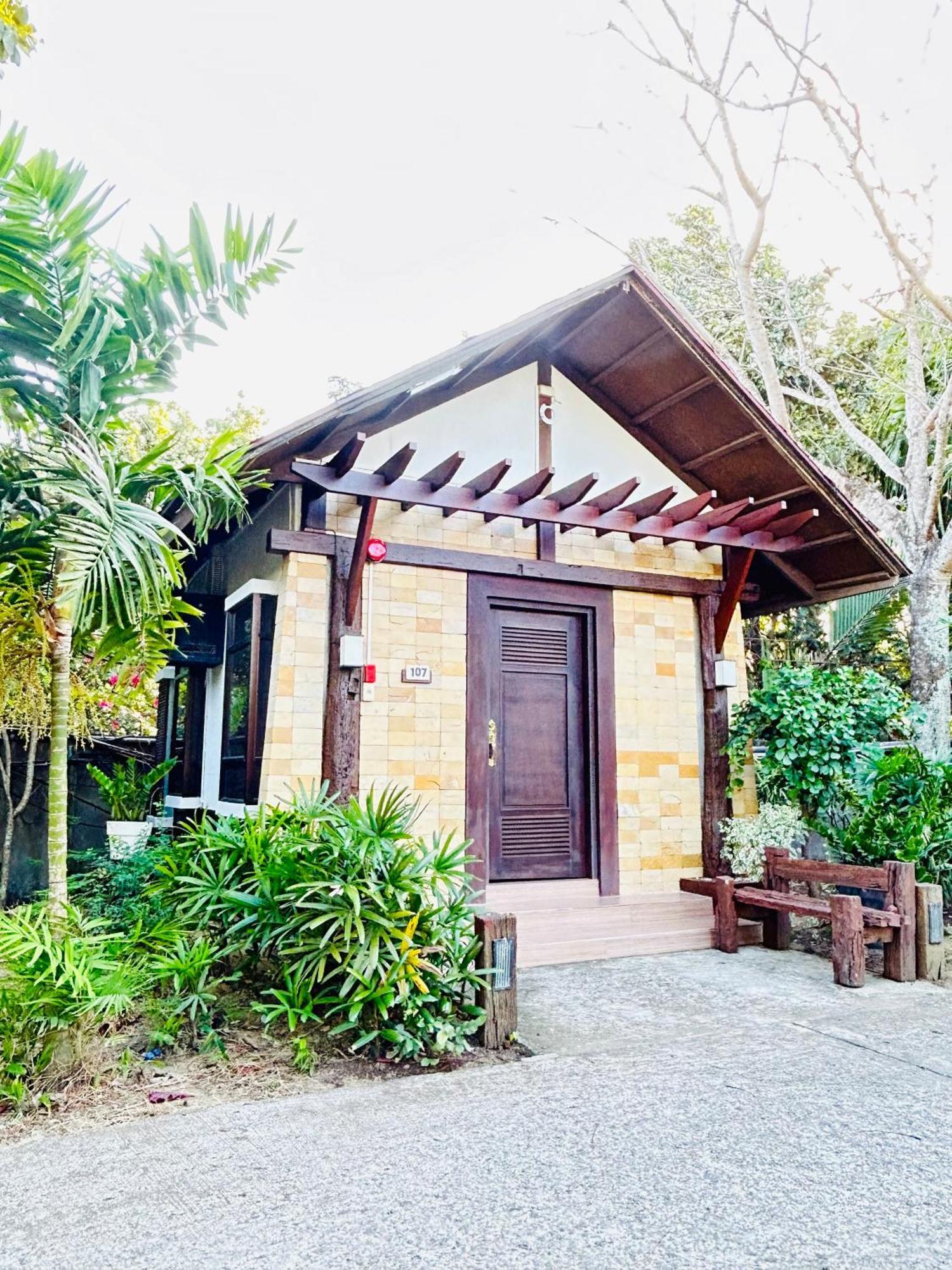 OYO 237 Sheridan Boutique Resort Oton Extérieur photo