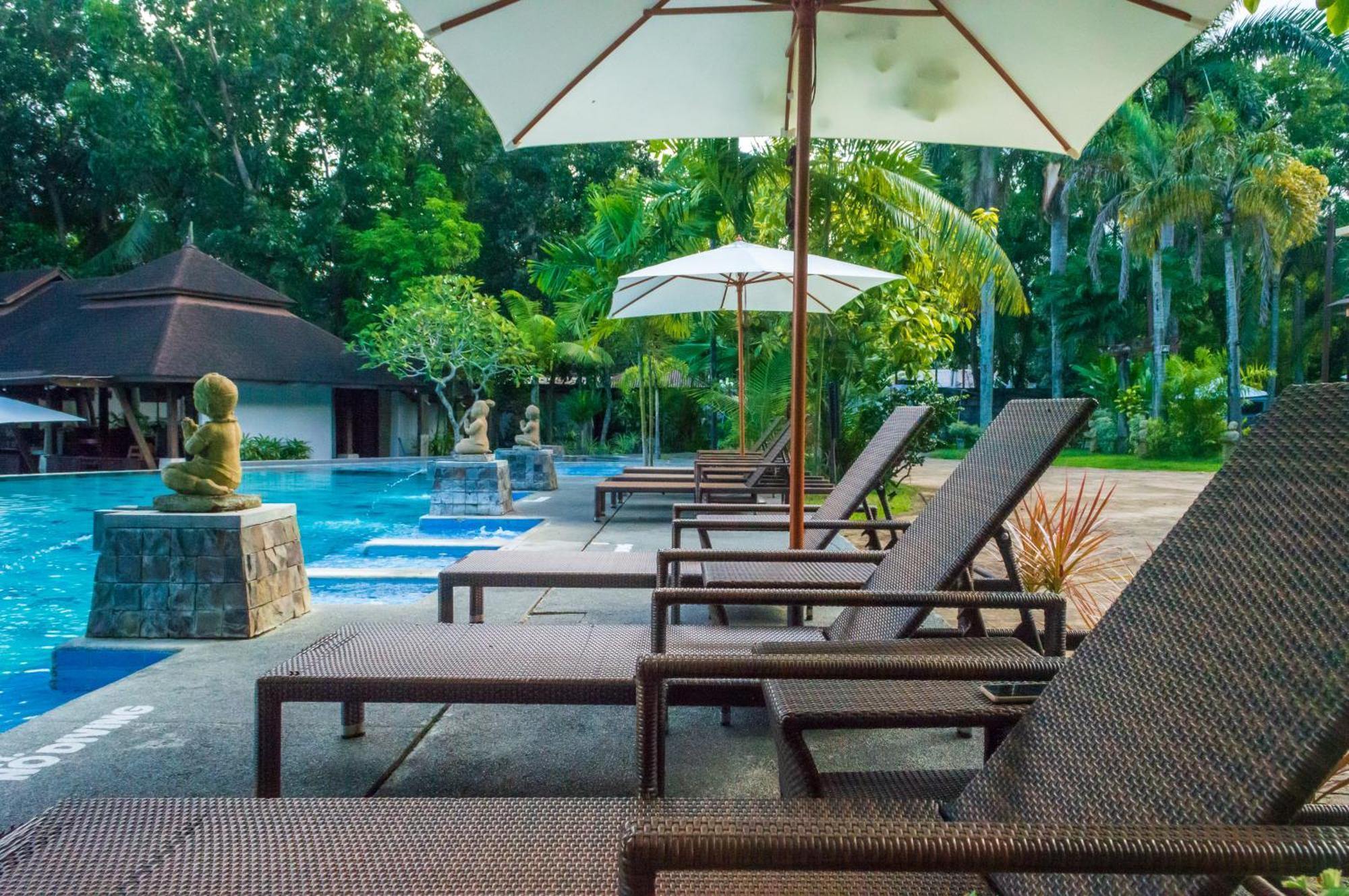 OYO 237 Sheridan Boutique Resort Oton Extérieur photo