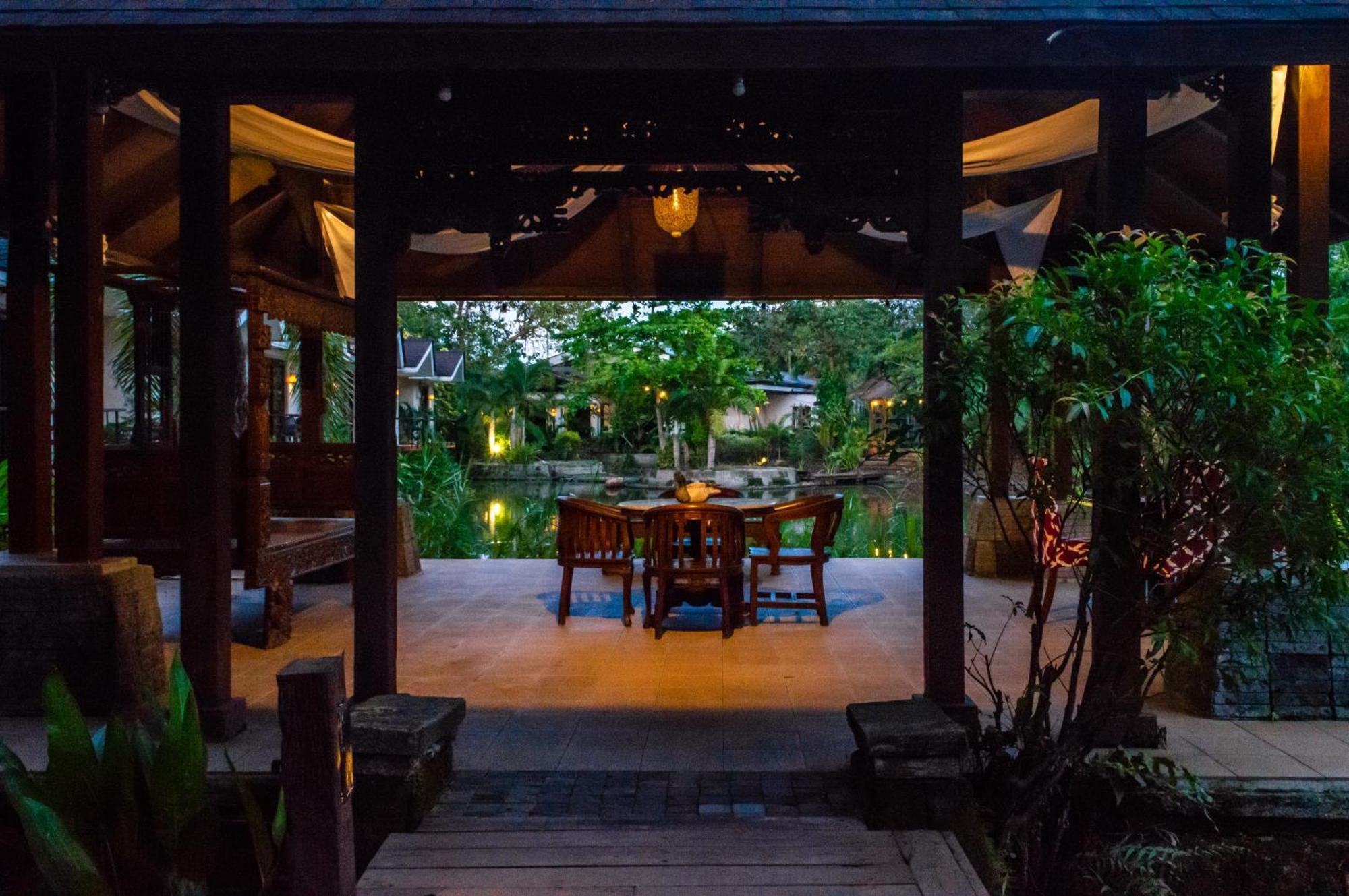 OYO 237 Sheridan Boutique Resort Oton Extérieur photo