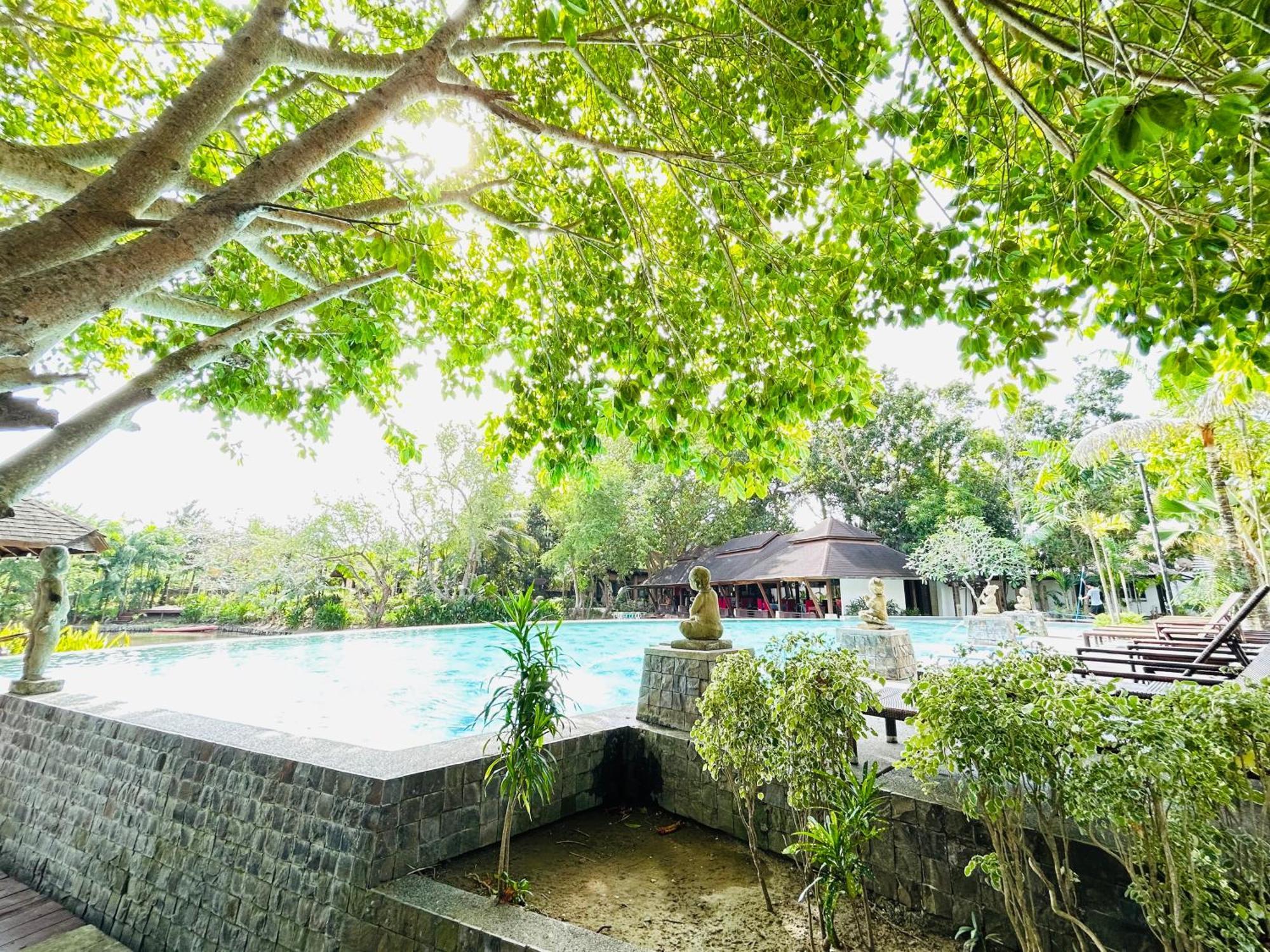 OYO 237 Sheridan Boutique Resort Oton Extérieur photo