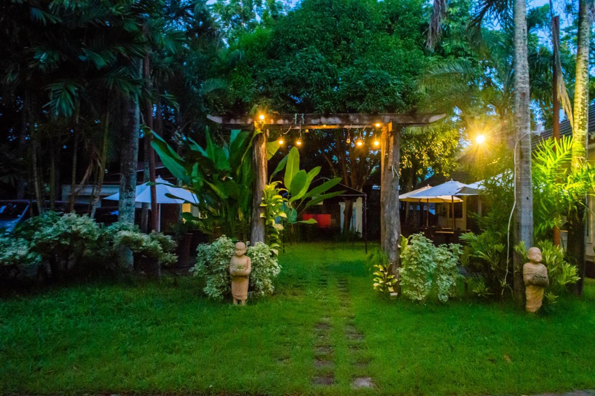 OYO 237 Sheridan Boutique Resort Oton Extérieur photo