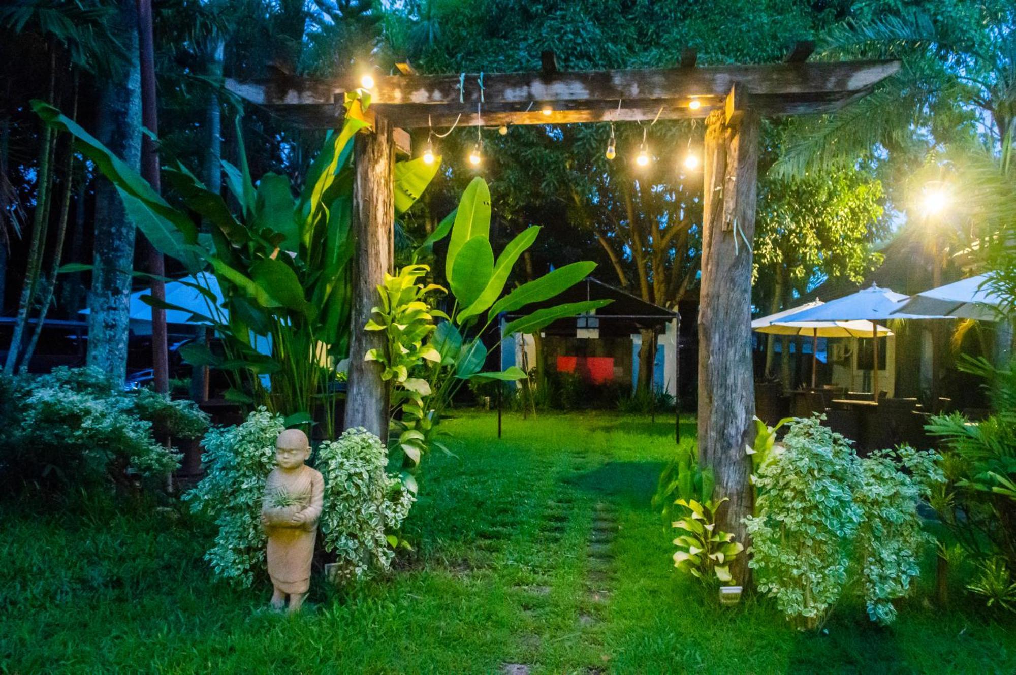 OYO 237 Sheridan Boutique Resort Oton Extérieur photo