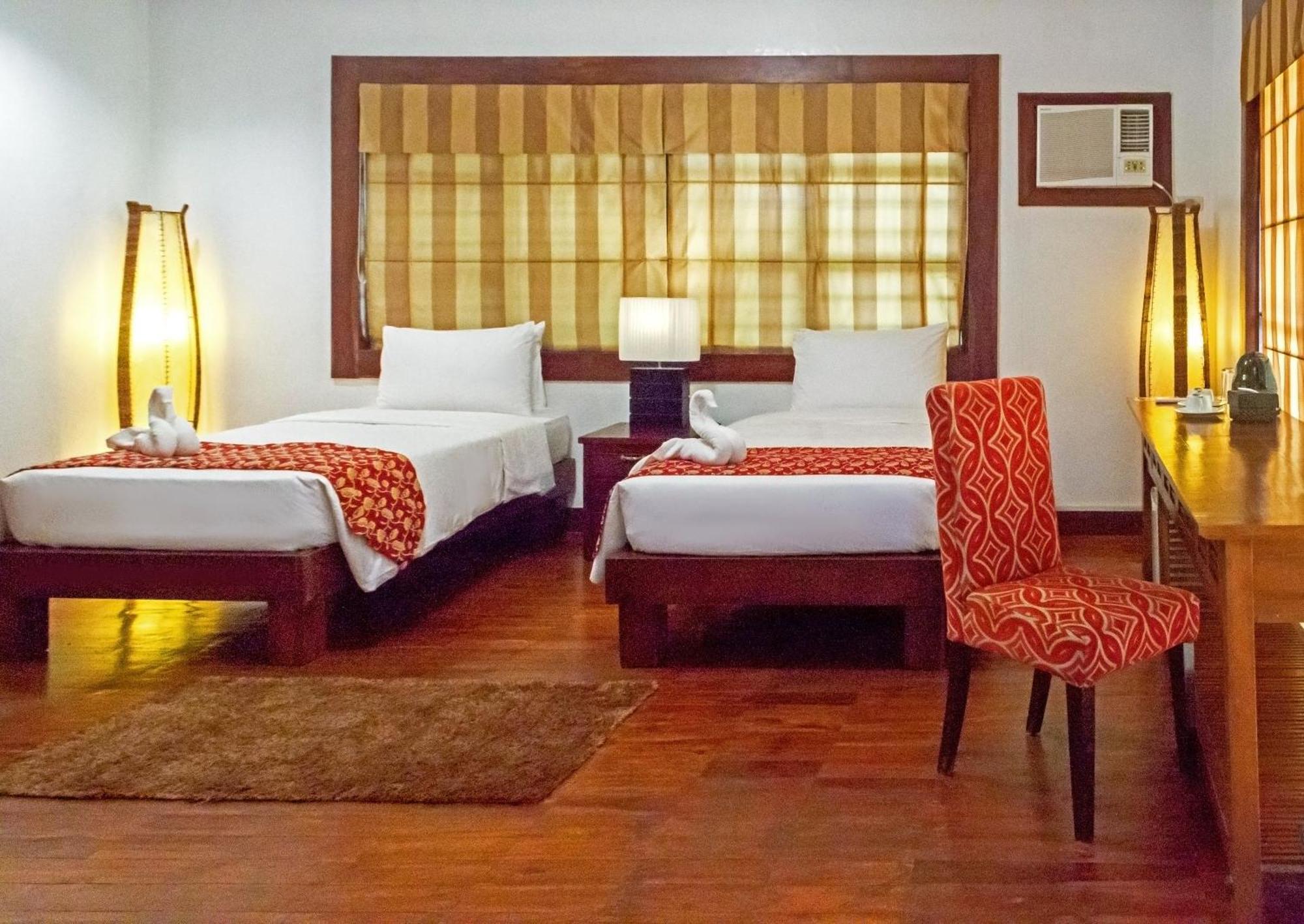 OYO 237 Sheridan Boutique Resort Oton Extérieur photo