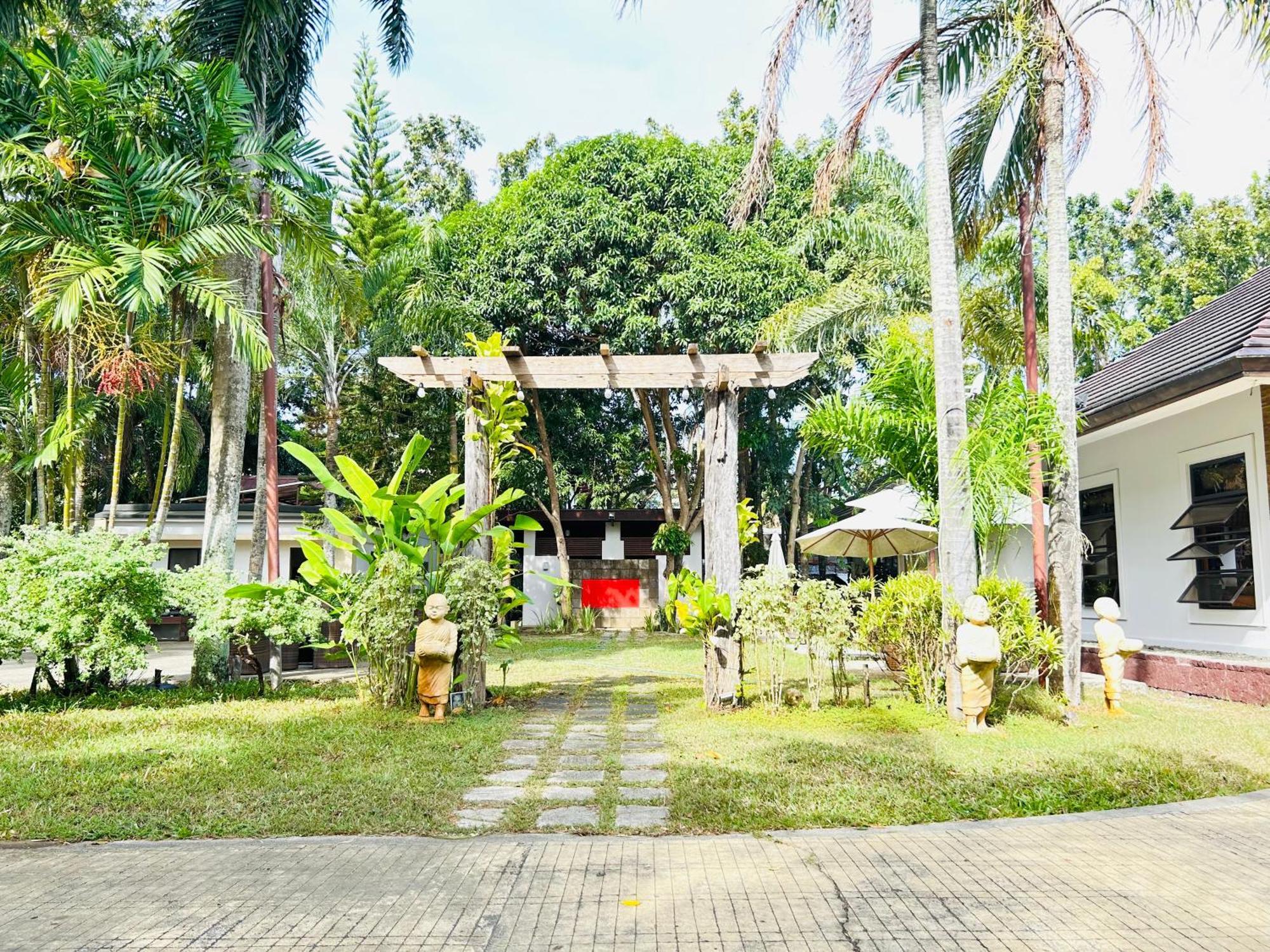 OYO 237 Sheridan Boutique Resort Oton Extérieur photo